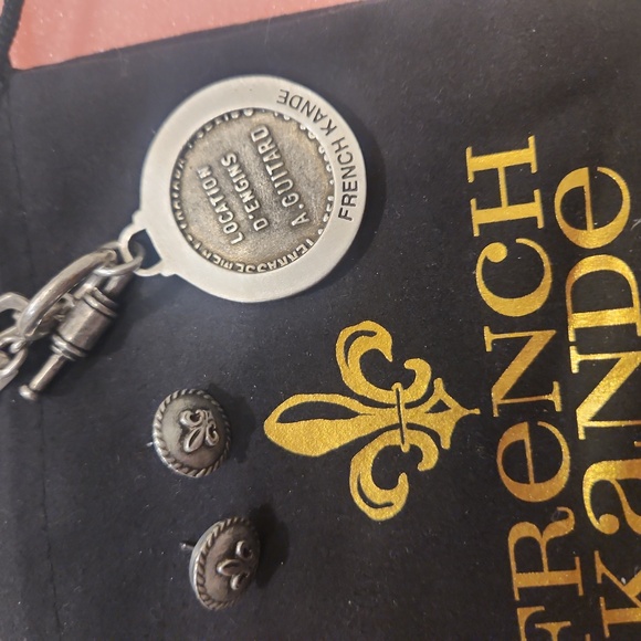 French Kande Toggle Necklace with matching earrings. Worn once. With orig. Box - Picture 2 of 3